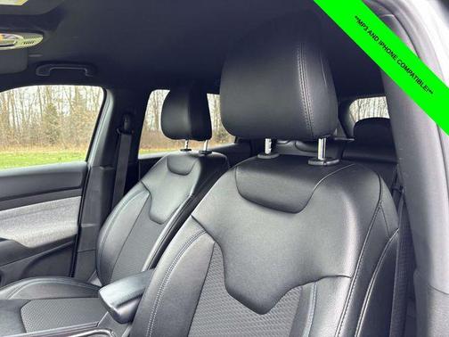 Silver Zynith Metallic Clearcoat 2024 Jeep Compass Latitude