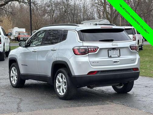 Silver Zynith Metallic Clearcoat 2024 Jeep Compass Latitude