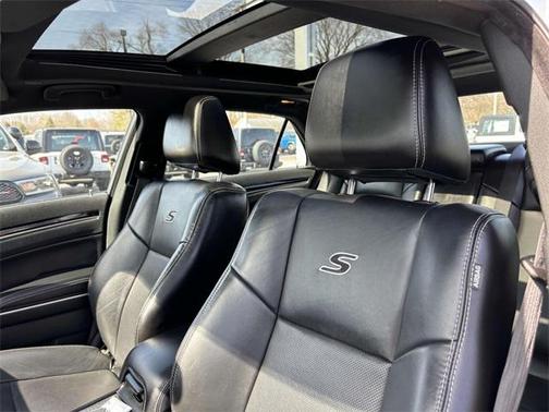 2022 Chrysler 300 S