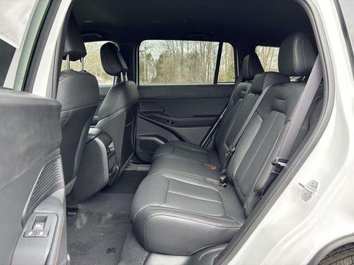 Bright White Clearcoat 2026 Jeep Cherokee Limited