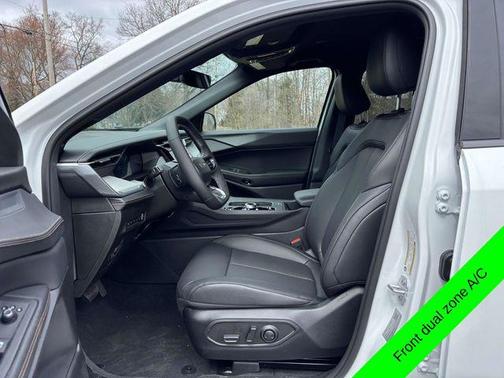 Bright White Clearcoat 2026 Jeep Cherokee Limited
