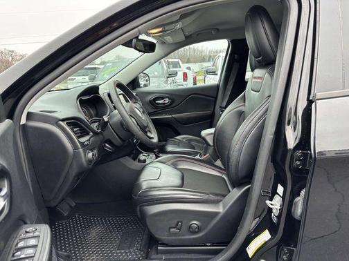 2022 Jeep Cherokee Trailhawk