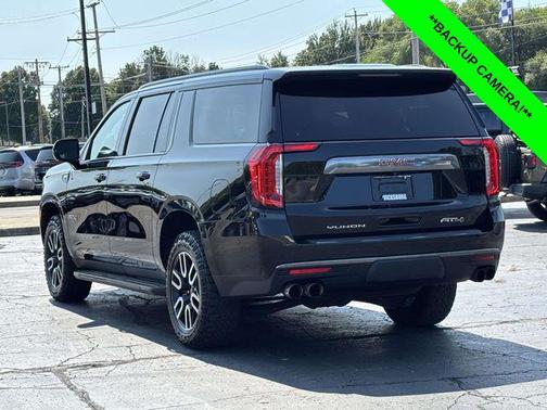2022 GMC Yukon XL 4WD AT4