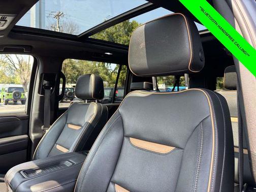 2022 GMC Yukon XL 4WD AT4