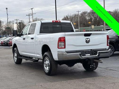 2024 RAM 2500 Tradesman Crew Cab 4x4 6'4' Box