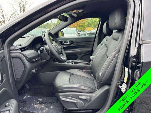 Diamond Black 2026 Jeep Compass Latitude