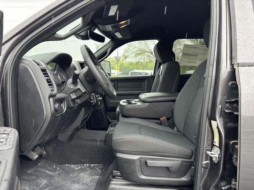 2025 RAM 2500 Tradesman Crew Cab 4x4 6'4' Box