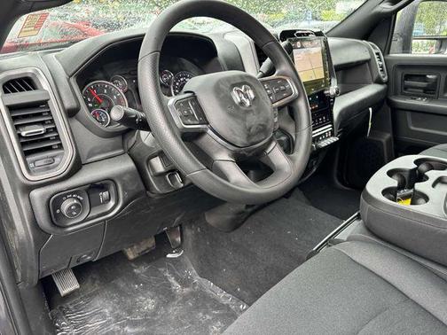 2025 RAM 2500 Tradesman Crew Cab 4x4 6'4' Box
