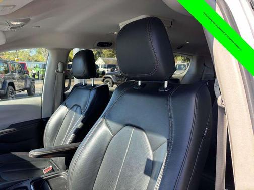 2018 Chrysler Pacifica Touring-L
