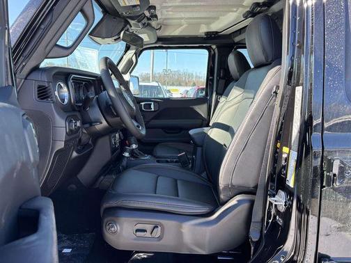 2026 Jeep Gladiator Sahara 4x4