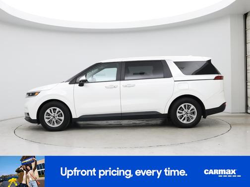 2023 Kia Carnival LX