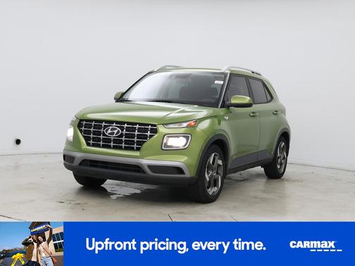Green 2022 Hyundai VENUE SE