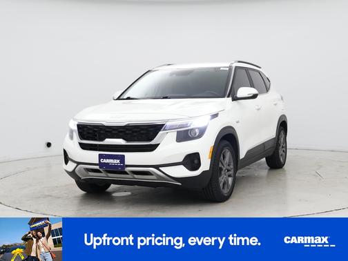 White 2022 Kia Seltos S
