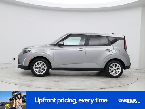 Gray 2025 Kia Soul LX