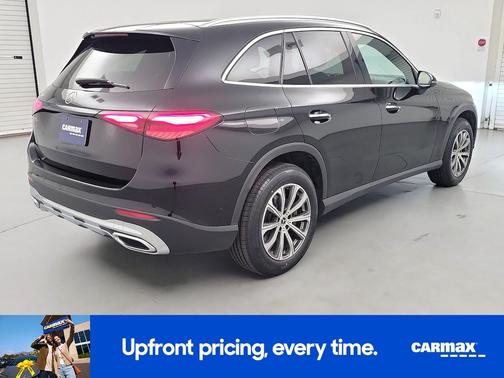 Black 2024 Mercedes-Benz GLC 300