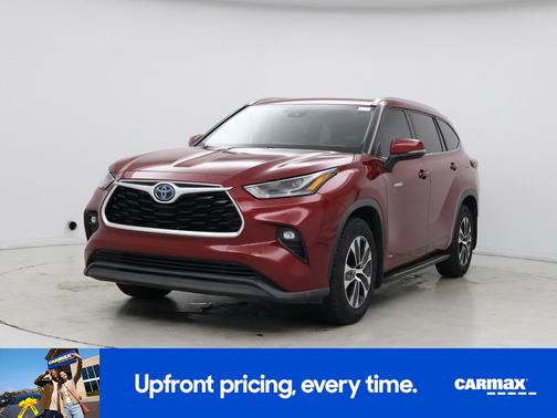 Red 2021 Toyota Highlander Hybrid XLE