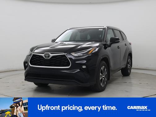 Black 2023 Toyota Highlander XLE