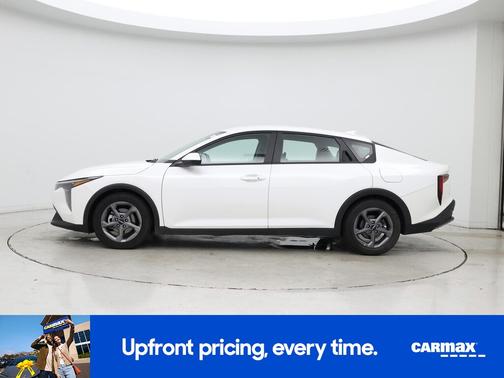 White 2025 Kia K4 LXS