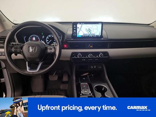 Silver 2024 Honda Pilot Touring