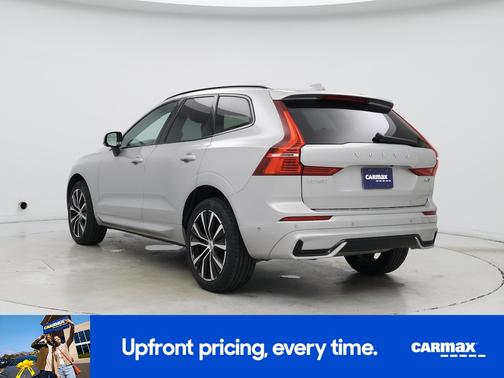 Gray 2023 Volvo XC60 B5 Plus Dark Theme