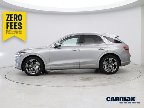 Silver 2023 Genesis Electrified GV70 Advanced