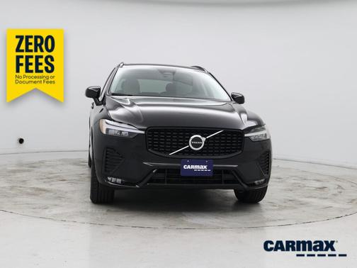 White 2024 Volvo XC60 B5 Core Dark Theme