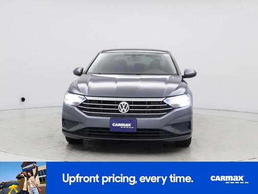 Gray 2019 Volkswagen Jetta SE