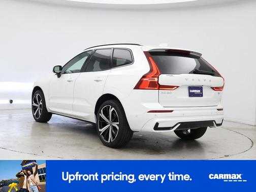 White 2023 Volvo XC60 B5 Ultimate Dark Theme