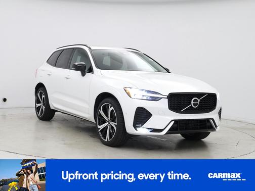 White 2023 Volvo XC60 B5 Ultimate Dark Theme