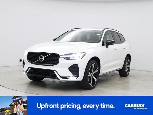 White 2023 Volvo XC60 B5 Ultimate Dark Theme