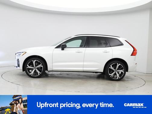 White 2023 Volvo XC60 B5 Ultimate Dark Theme