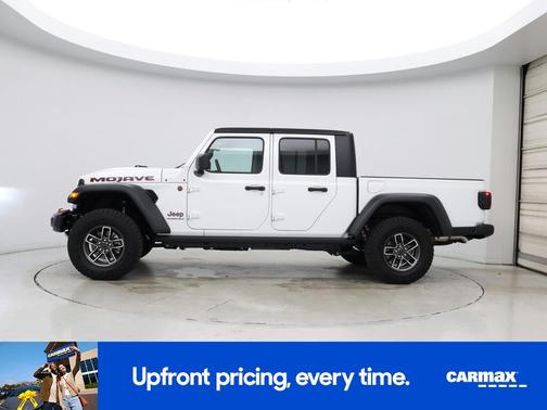 White 2025 Jeep Gladiator Mojave