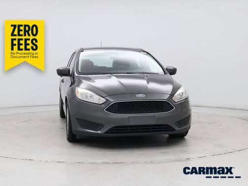 Gray 2018 Ford Focus SE