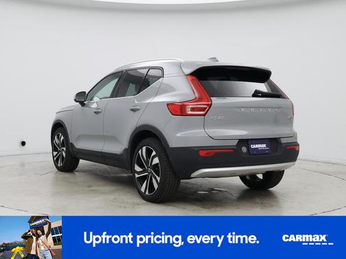 Gray 2024 Volvo XC40 B5 Ultimate Bright Theme
