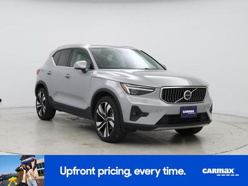 Gray 2024 Volvo XC40 B5 Ultimate Bright Theme