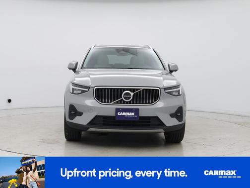 Gray 2024 Volvo XC40 B5 Ultimate Bright Theme