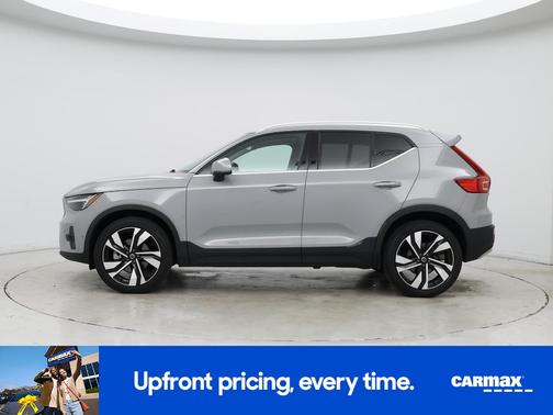 Gray 2024 Volvo XC40 B5 Ultimate Bright Theme