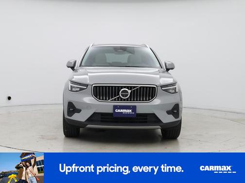 Gray 2024 Volvo XC40 B5 Ultimate Bright Theme
