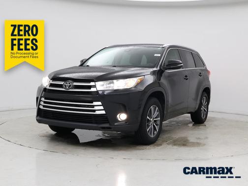Black 2017 Toyota Highlander XLE