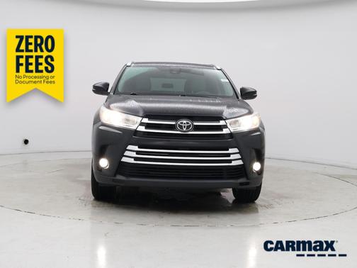 Black 2017 Toyota Highlander XLE