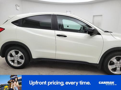 White 2016 Honda HR-V EX