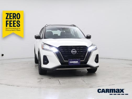 White 2023 Nissan Kicks SR