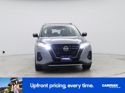 Gray 2023 Nissan Kicks SR