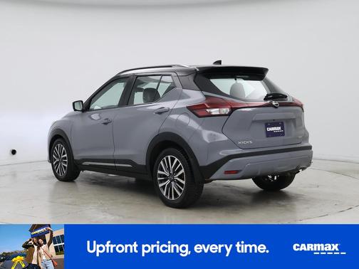 Gray 2023 Nissan Kicks SR