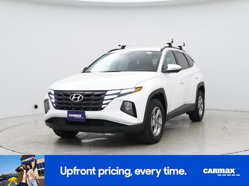 White 2023 Hyundai TUCSON SEL
