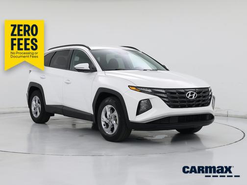 White 2023 Hyundai TUCSON SEL