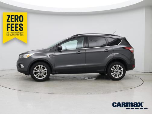 Black 2018 Ford Escape SE