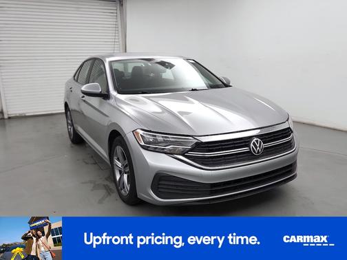 Gray 2024 Volkswagen Jetta SE