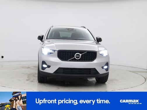 Gray 2023 Volvo XC40 B5 Plus Dark Theme