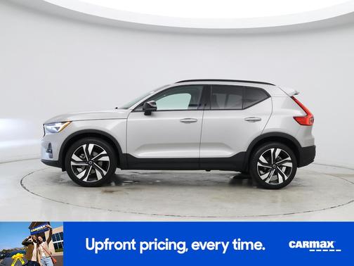 Gray 2023 Volvo XC40 B5 Plus Dark Theme